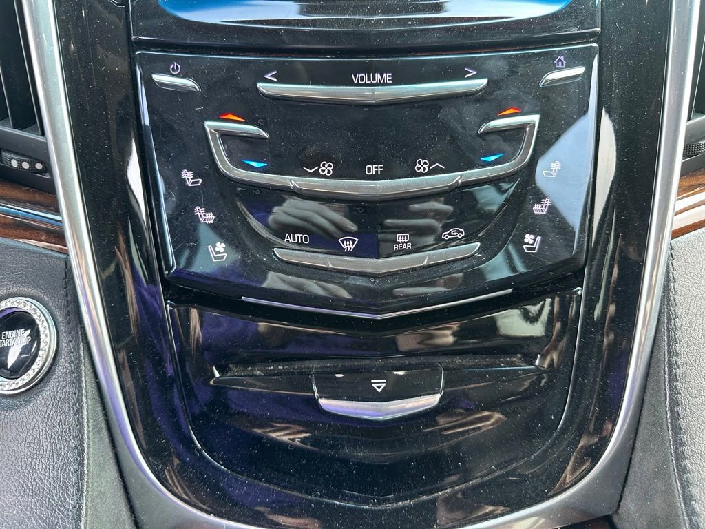 Used 2018 Cadillac Escalade ESV Luxury AWD/4WD image 20