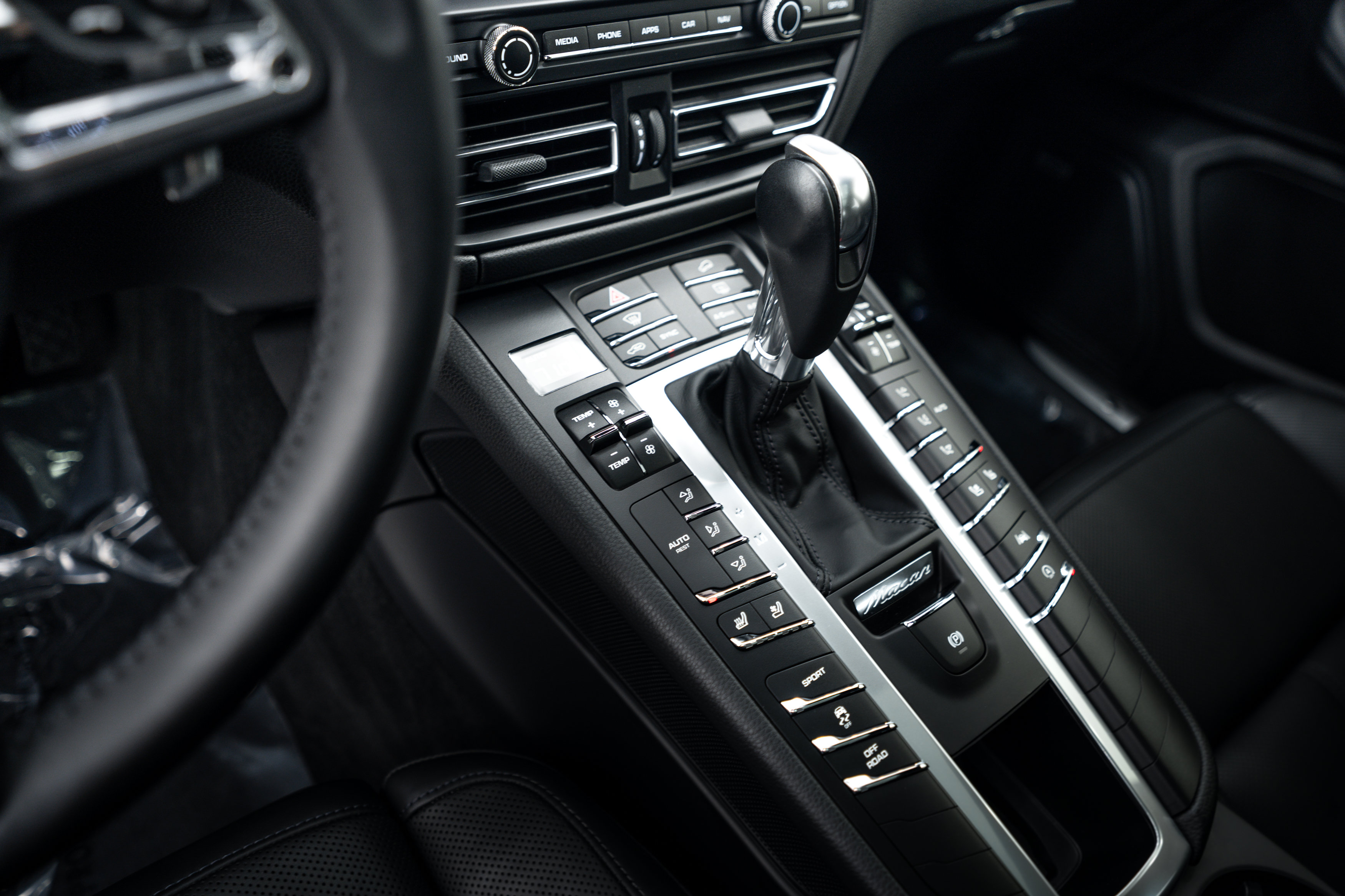 Certified 2021 Porsche Macan S AWD/4WD image 14
