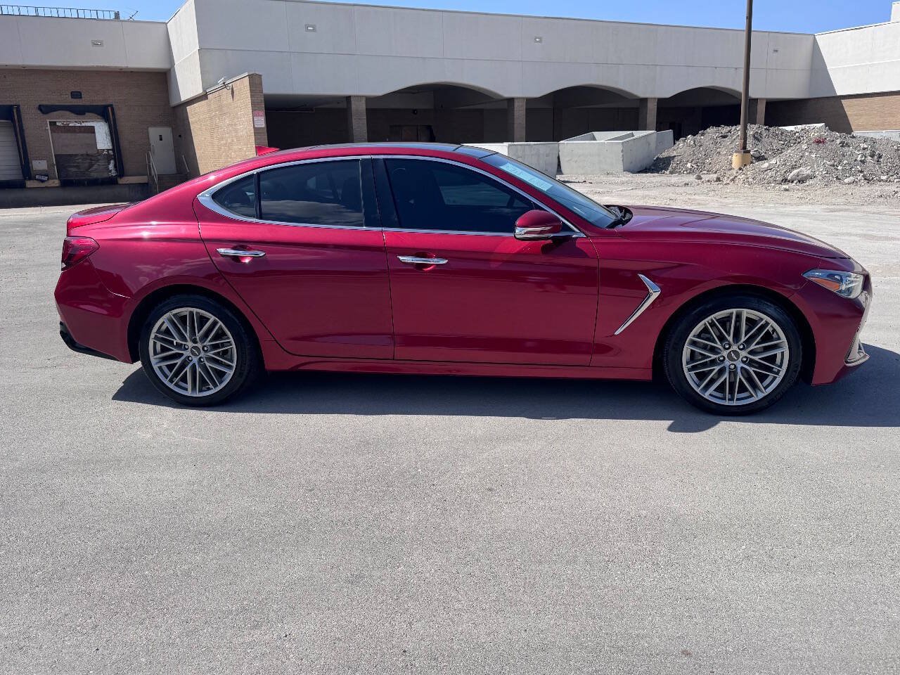 Used 2021 Genesis G70 2.0T w/ Elite Package RWD image 4