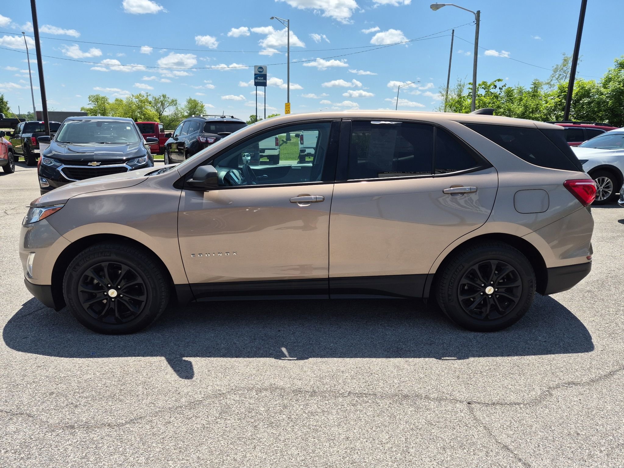 Used 2018 Chevrolet Equinox LS w/ LPO, Cargo Package FWD image 6