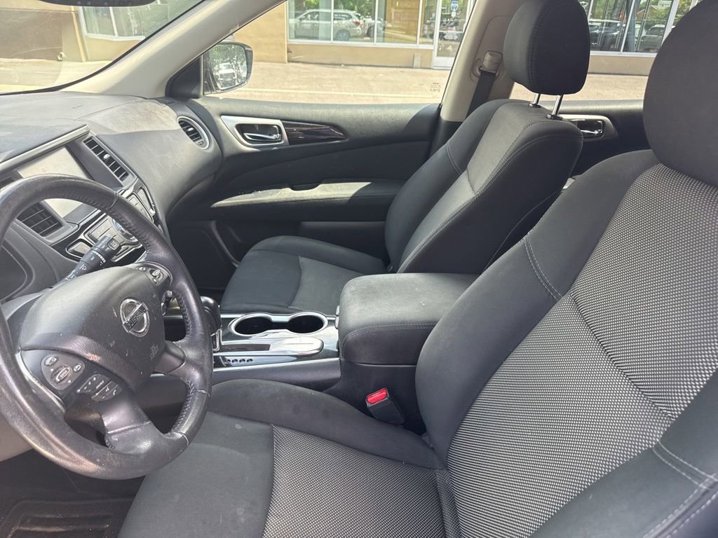Used 2017 Nissan Pathfinder SV FWD image 17