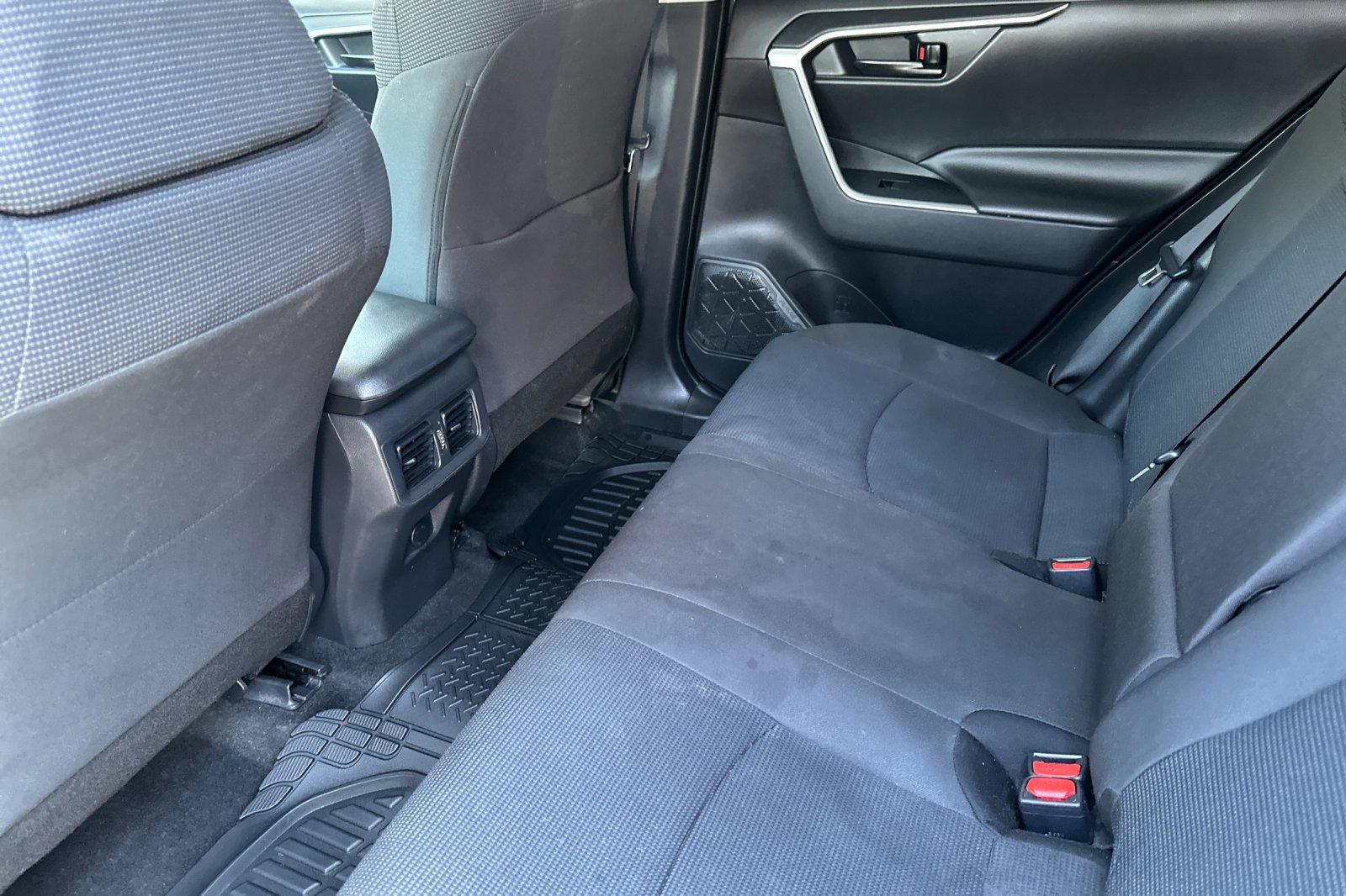 Used 2023 Toyota RAV4 LE FWD image 12