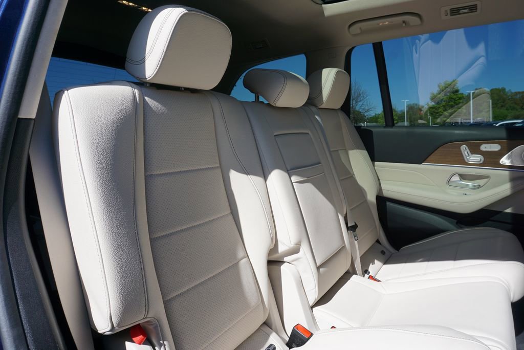 Used 2022 Mercedes-Benz GLS 450 4MATIC image 45