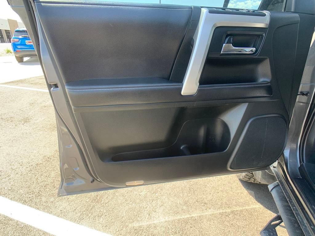Used 2019 Toyota 4Runner SR5 image 12