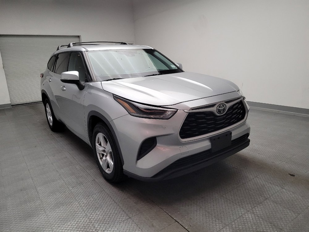Used 2021 Toyota Highlander L FWD image 13
