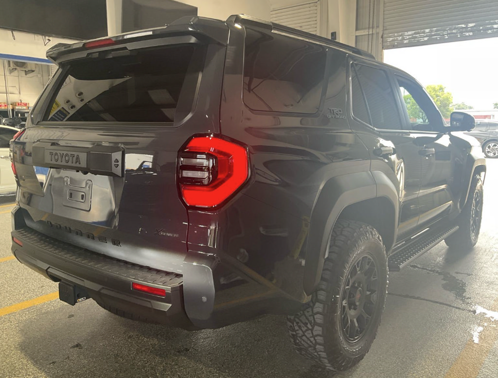 Used 2025 Toyota 4Runner TRD Off-Road Premium AWD/4WD image 5