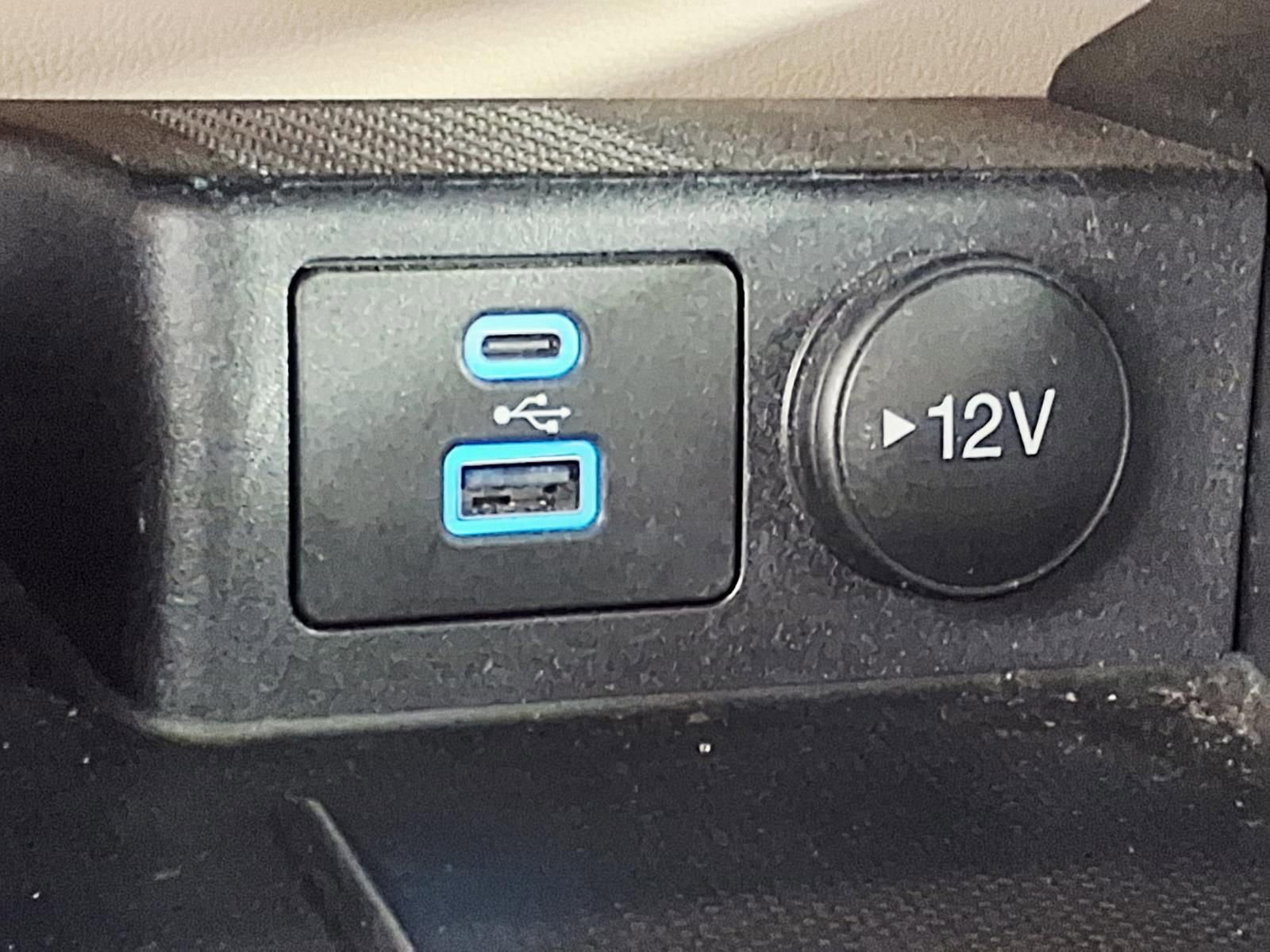 Used 2022 Ford Escape SE w/ SE Sport Appearance Package FWD image 21