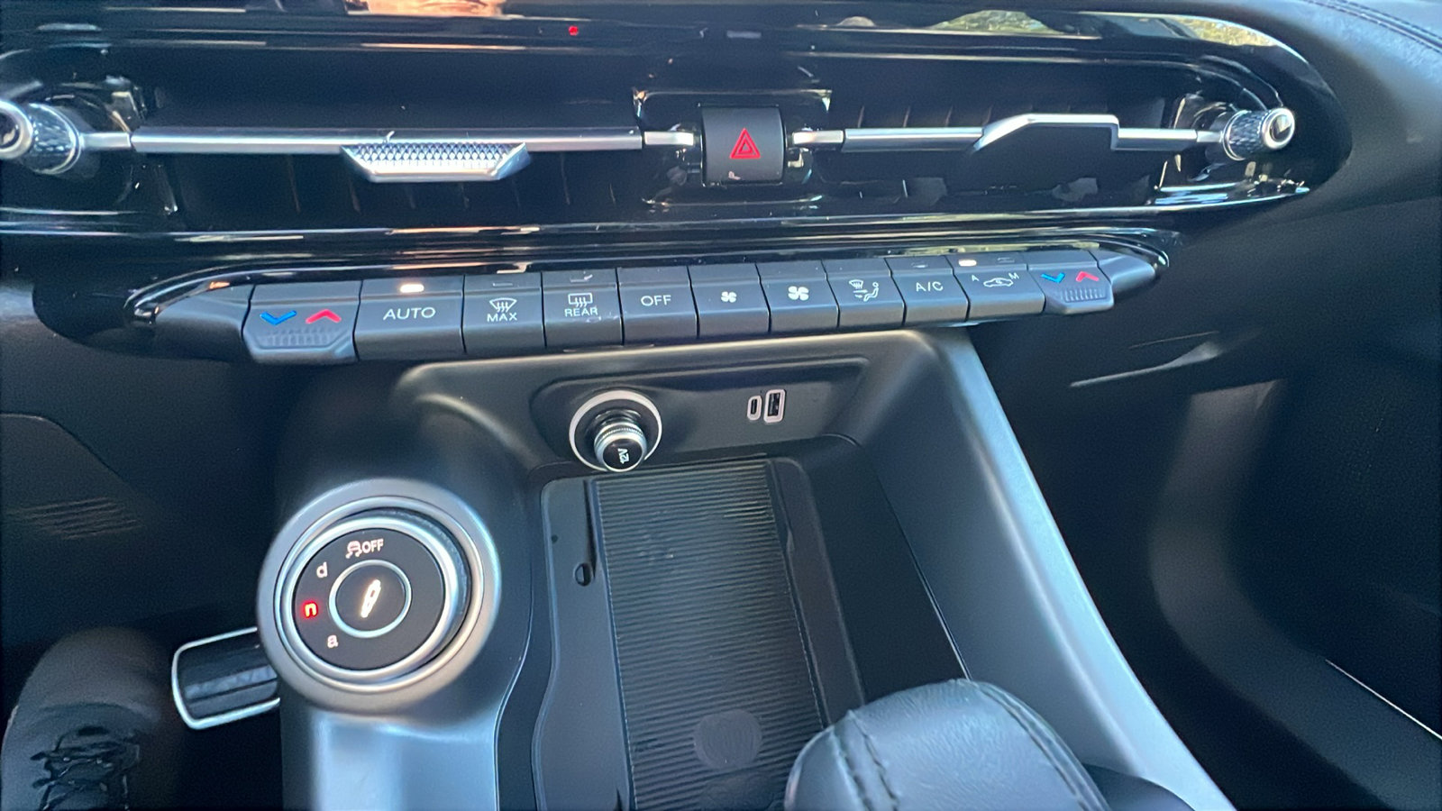 Used 2024 Alfa Romeo Tonale Veloce image 33