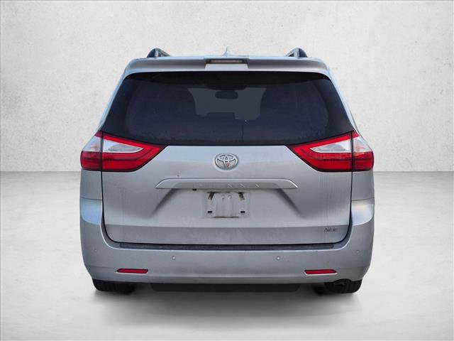 Used 2019 Toyota Sienna XLE w/ XLE Navigation Package FWD image 6