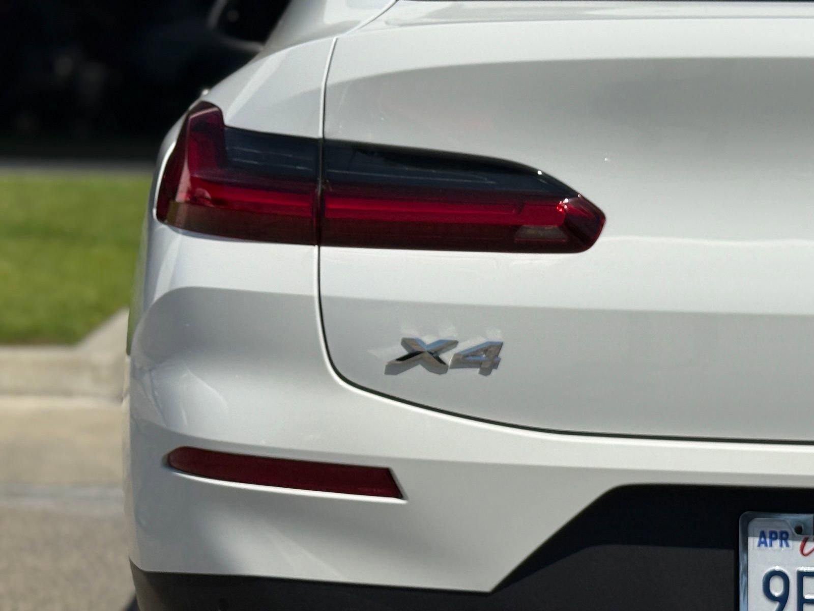 Used 2023 BMW X4 xDrive30i w/ Premium Package image 13