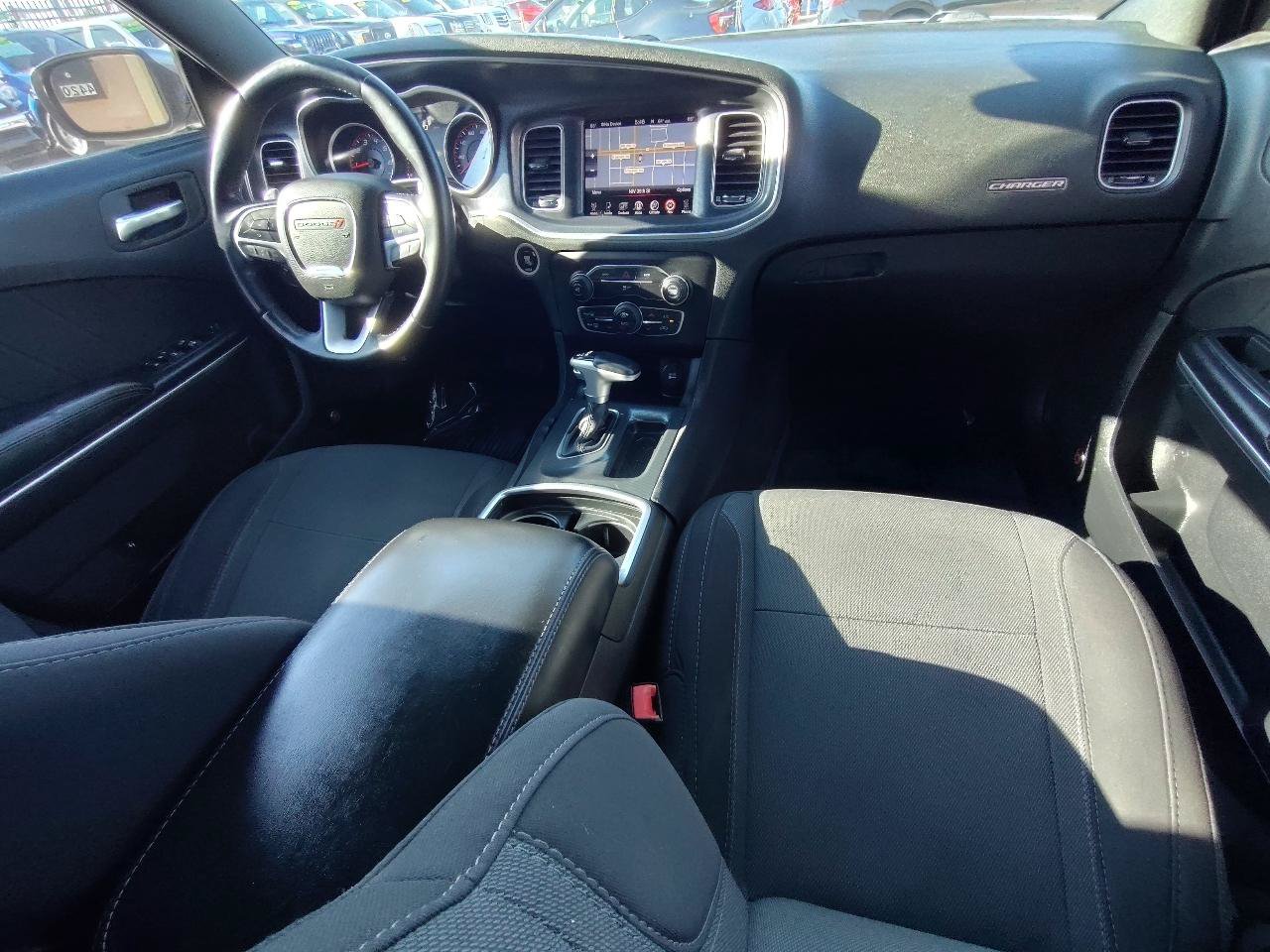Used 2015 Dodge Charger SXT RWD image 40