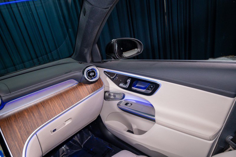 Used 2025 Mercedes-Benz GLC 300 image 21