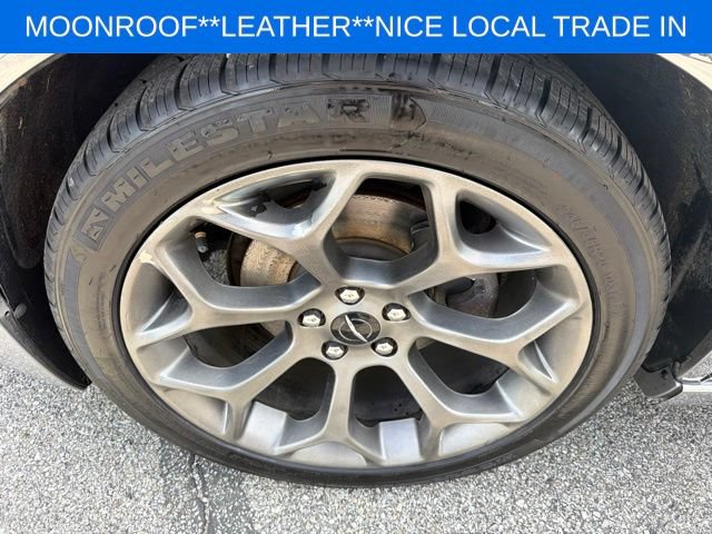 Used 2018 Chrysler 300 S w/ 300S Premium Group RWD image 16