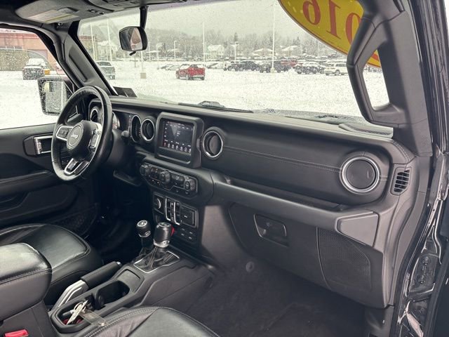 Used 2018 Jeep Wrangler Unlimited Sahara w/ Cold Weather Group image 11