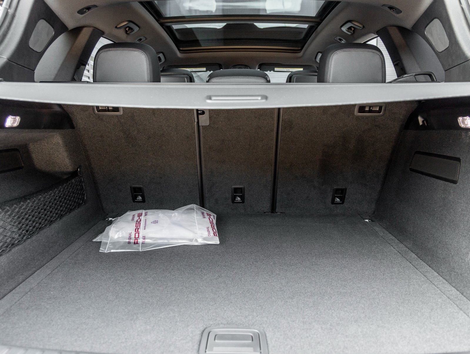 Certified 2025 Porsche Cayenne image 31