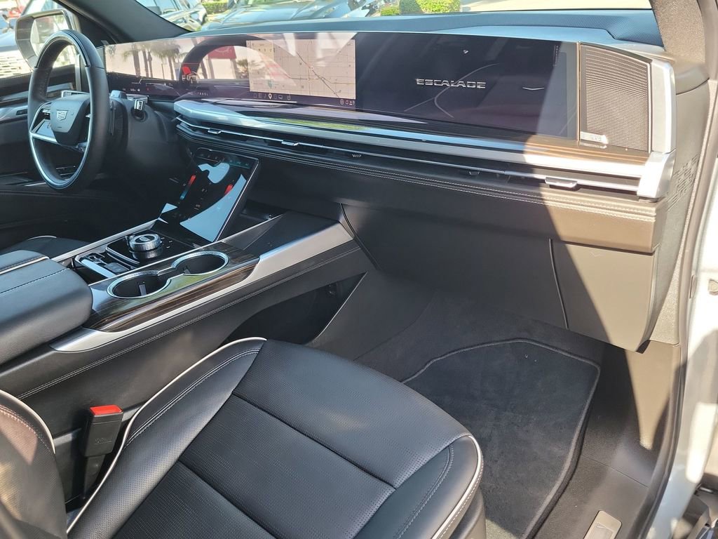 Used 2026 Cadillac Escalade Luxury image 29