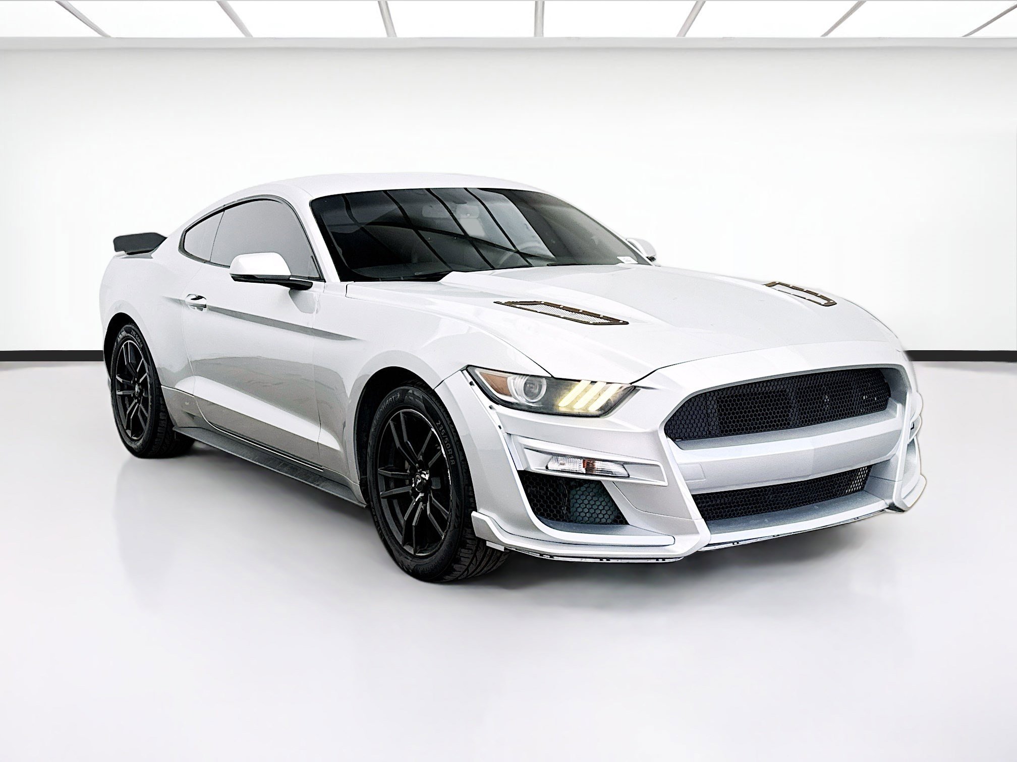 Used 2015 Ford Mustang Premium w/ Equipment Group 201A image 3