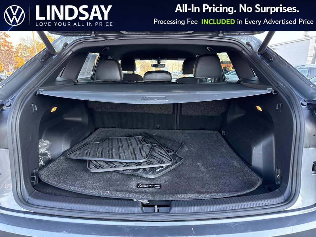 Used 2022 Volkswagen Atlas Cross Sport SE w/ Black Wheel Package image 12