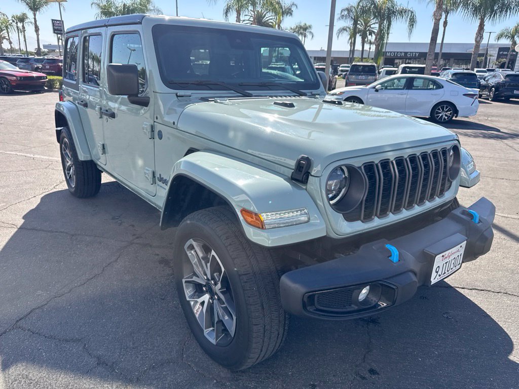 Used 2024 Jeep Wrangler Unlimited w/ LED Headlamp & Fog Lamp Group AWD/4WD image 5