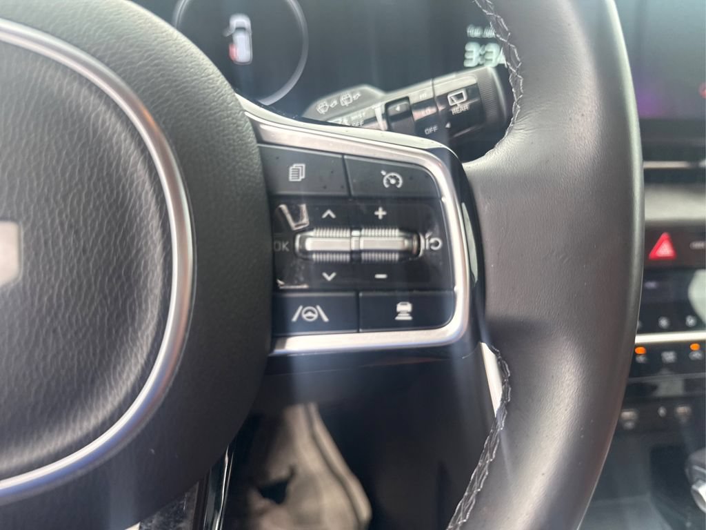 Used 2024 Kia Carnival SX FWD image 30