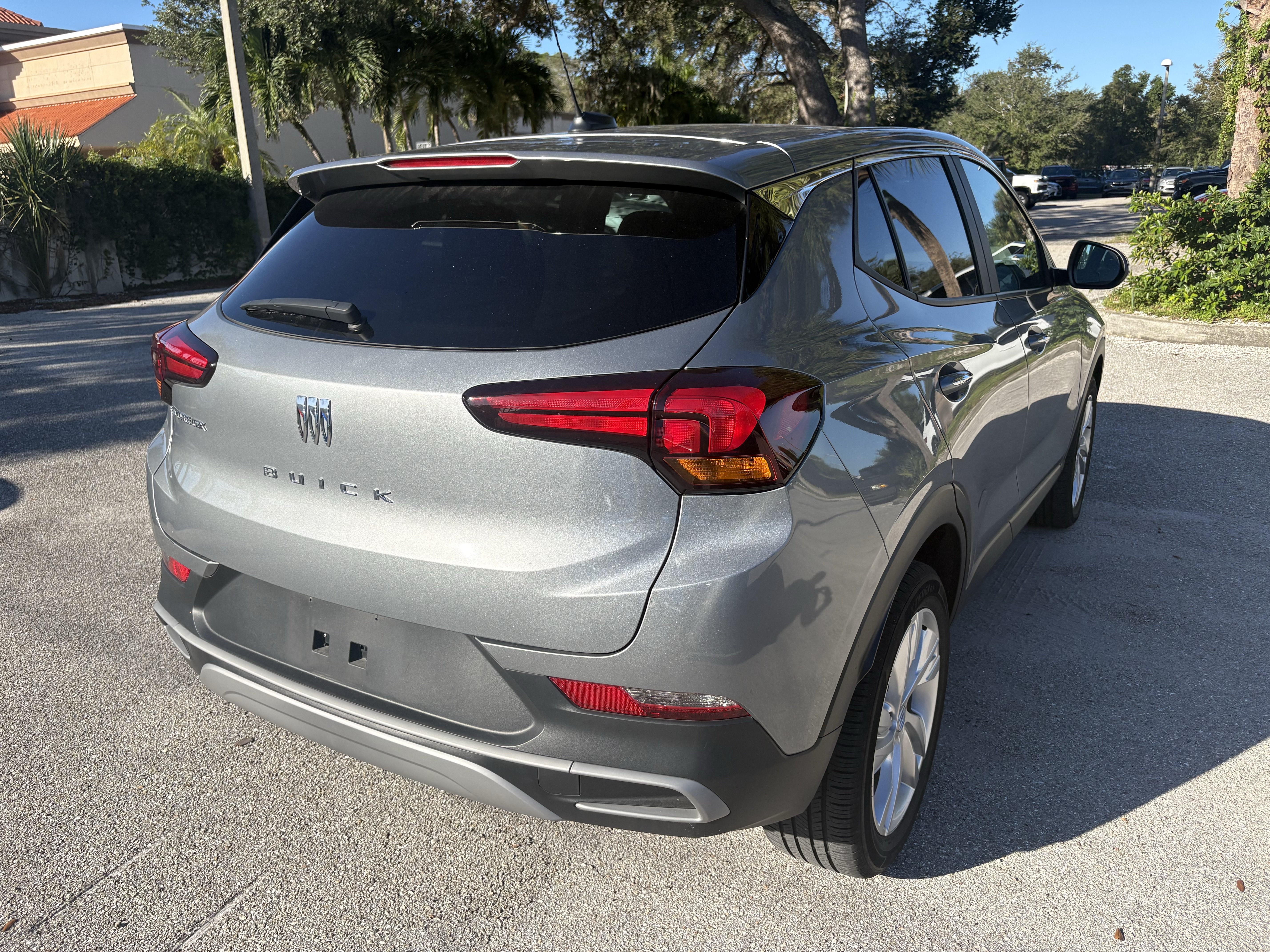 Certified 2024 Buick Encore GX Preferred w/ Comfort Package FWD image 7
