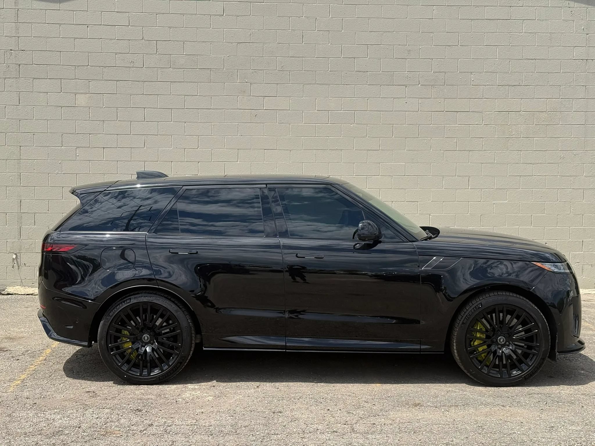 Used 2024 Land Rover Range Rover Sport AWD/4WD image 14
