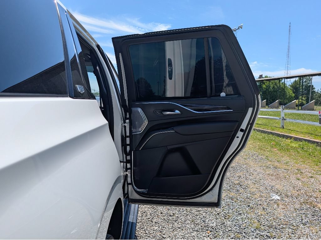 Used 2023 Cadillac Escalade V w/ LPO, ONYX Package AWD/4WD image 12