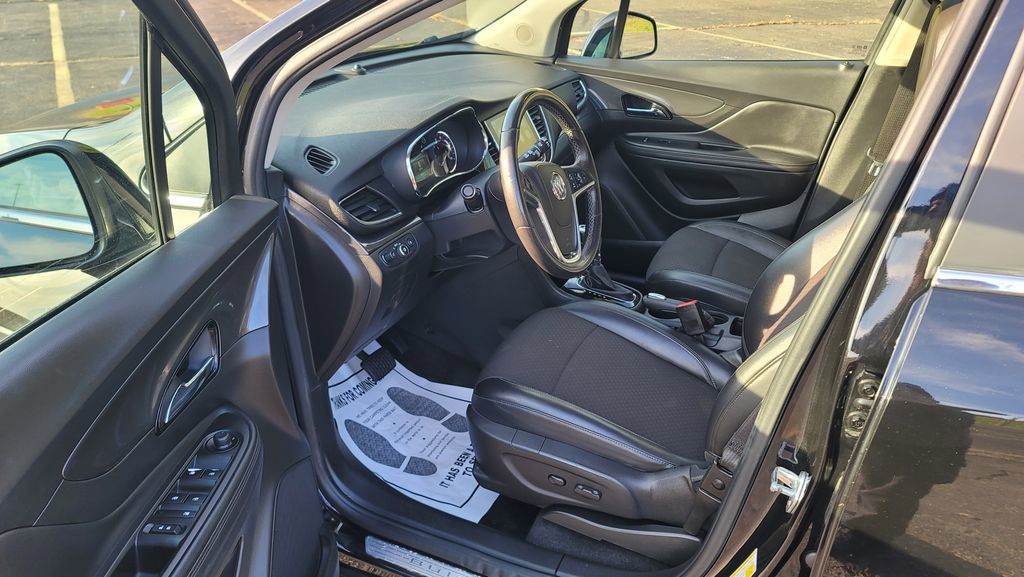 Used 2018 Buick Encore Sport Touring w/ Safety Package image 18