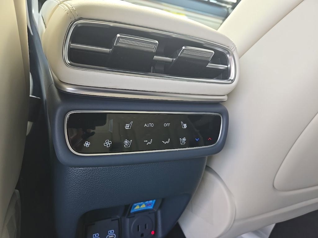 Used 2026 Genesis GV80 3.5T Prestige image 30