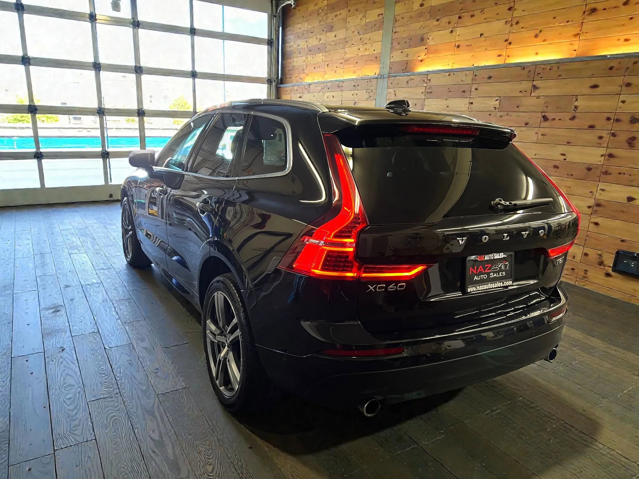 Used 2018 Volvo XC60 T6 Momentum w/ Convenience Package AWD/4WD image 5