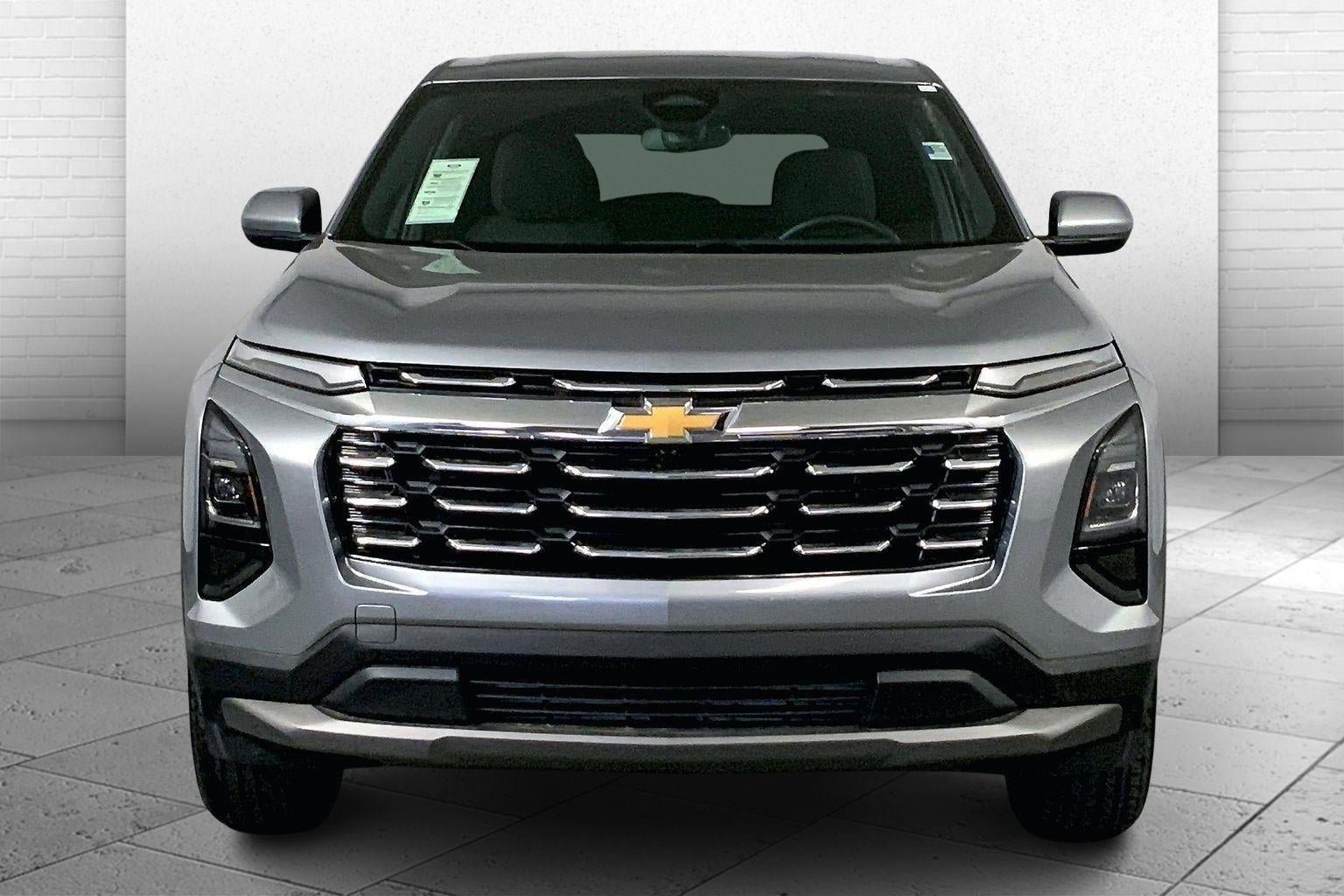 Used 2025 Chevrolet Equinox LT image 2