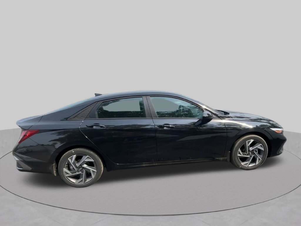Used 2025 Hyundai Elantra Sport FWD image 26