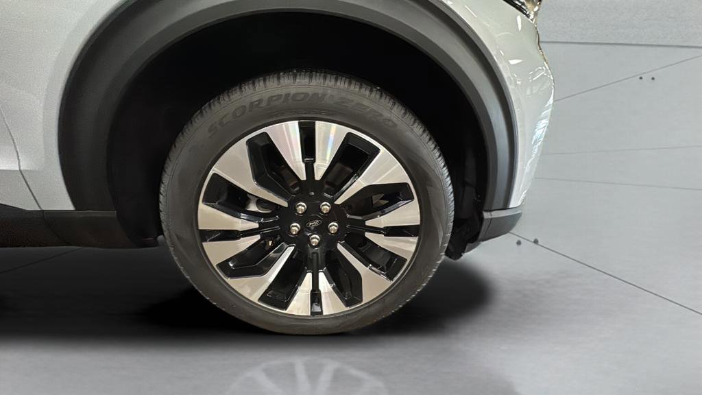 Used 2025 Ford Explorer Platinum w/ LUX Leather Package image 14