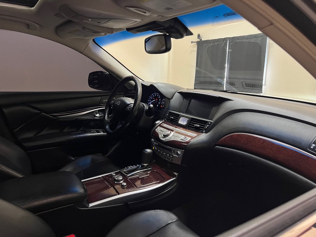 Used 2018 INFINITI Q70 L 3.7 RWD image 28