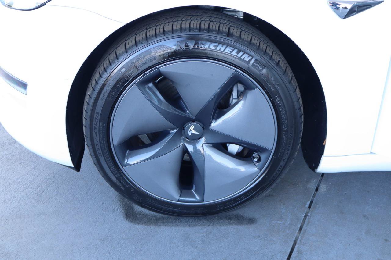 Used 2018 Tesla Model 3 Long Range RWD image 12
