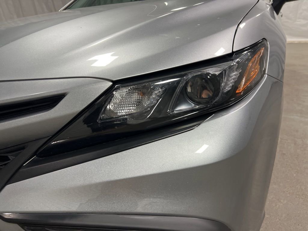 Used 2024 Toyota Camry SE image 31