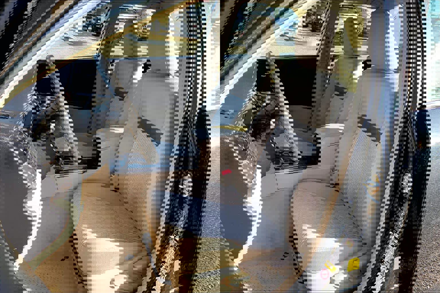 Used 2012 Toyota Camry LE image 6