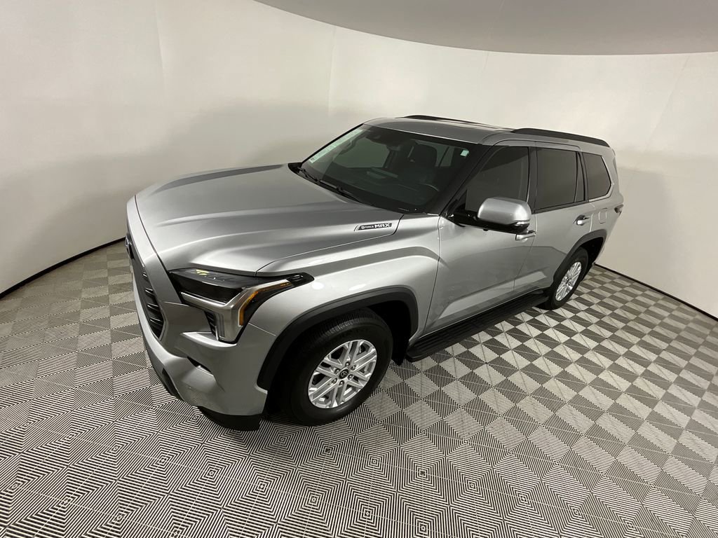 Used 2023 Toyota Sequoia SR5 w/ SR5 Premium Package AWD/4WD image 9