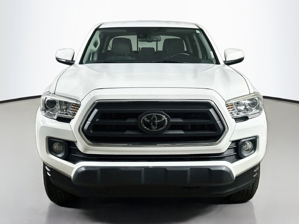 Used 2022 Toyota Tacoma SR5 w/ Technology Package RWD image 2