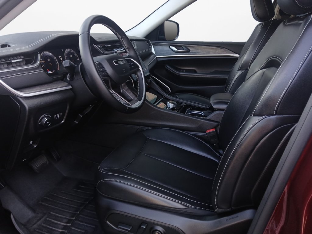 Used 2022 Jeep Grand Cherokee Limited AWD/4WD image 18