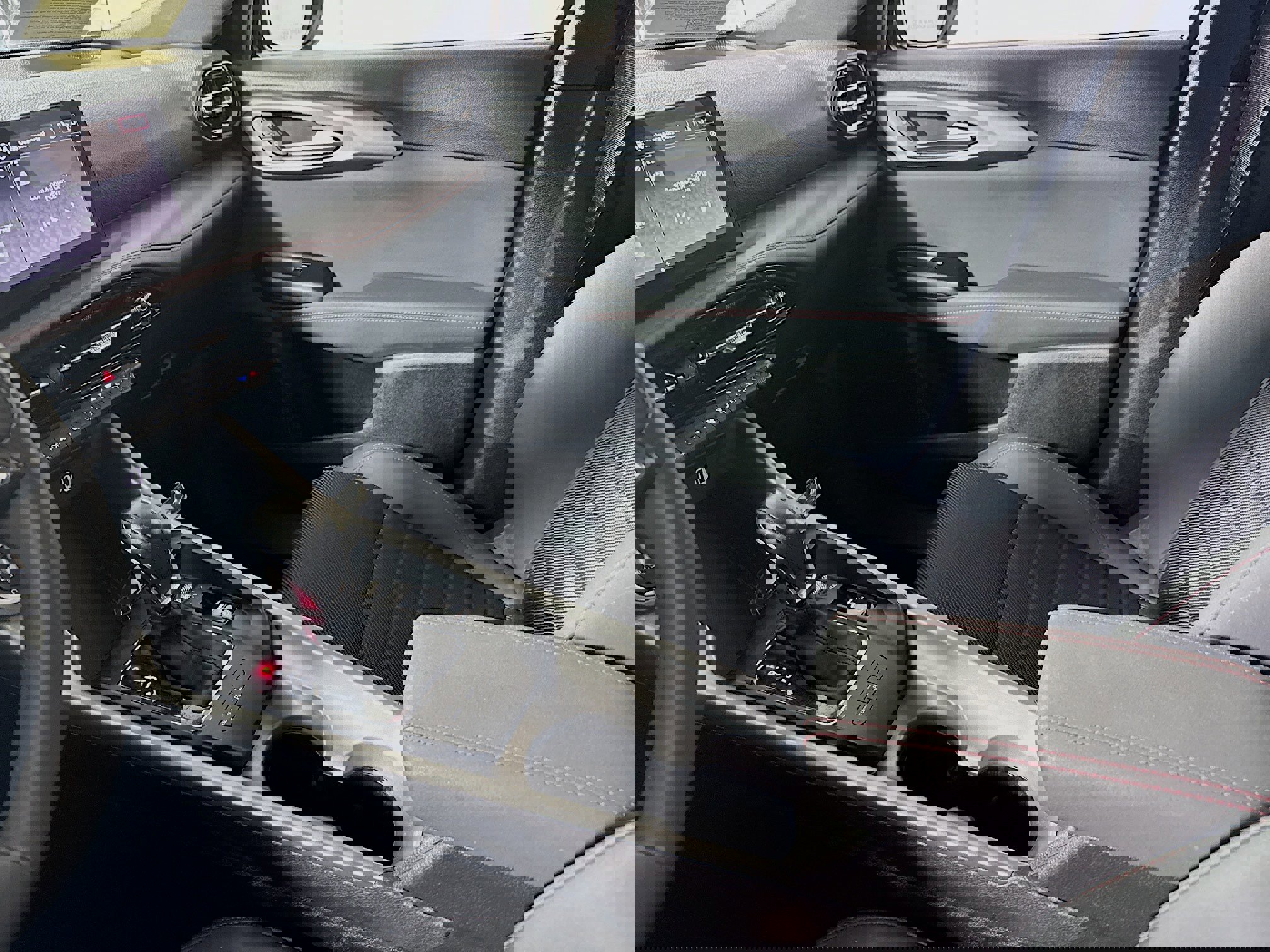 Used 2024 Dodge Hornet R/T image 23