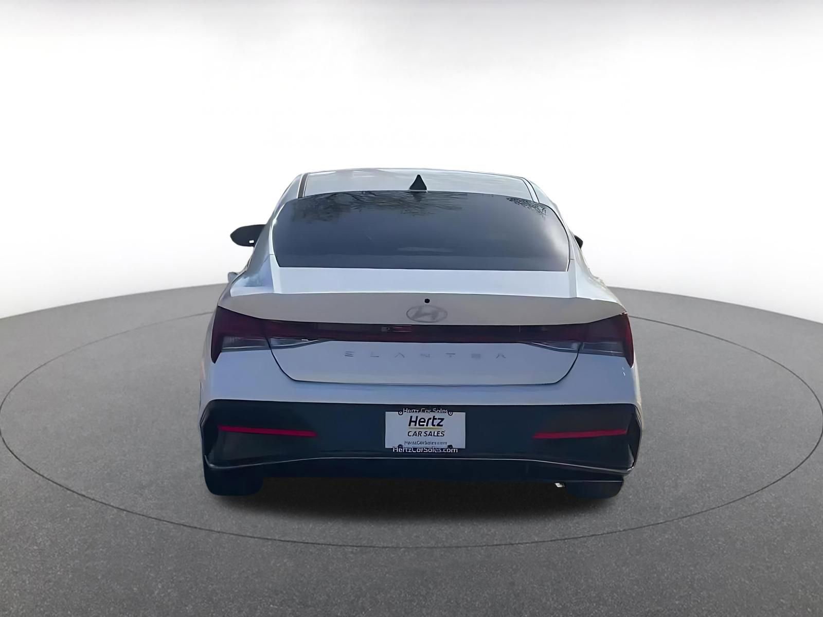 Used 2025 Hyundai Elantra SEL image 12