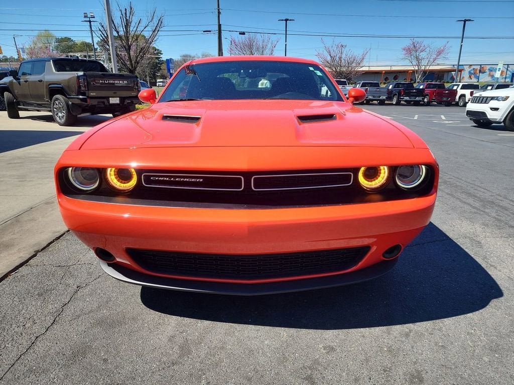 Used 2023 Dodge Challenger SXT image 3