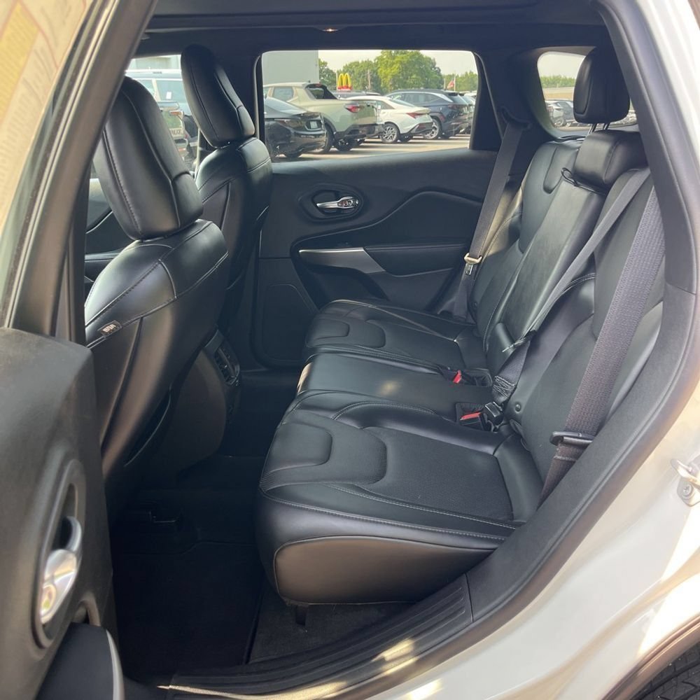 Used 2019 Jeep Cherokee High Altitude AWD/4WD image 13