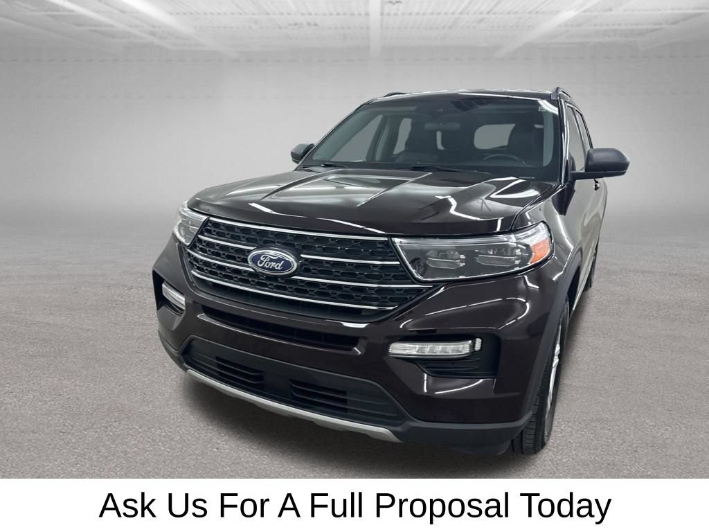 Used 2023 Ford Explorer XLT w/ Equipment Group 202A AWD/4WD image 7