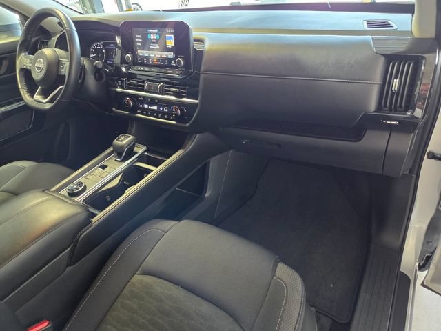 Used 2025 Nissan Pathfinder SV AWD/4WD image 20