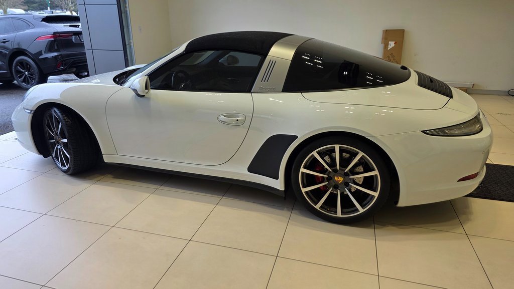 Used 2014 Porsche 911 Targa 4S image 3