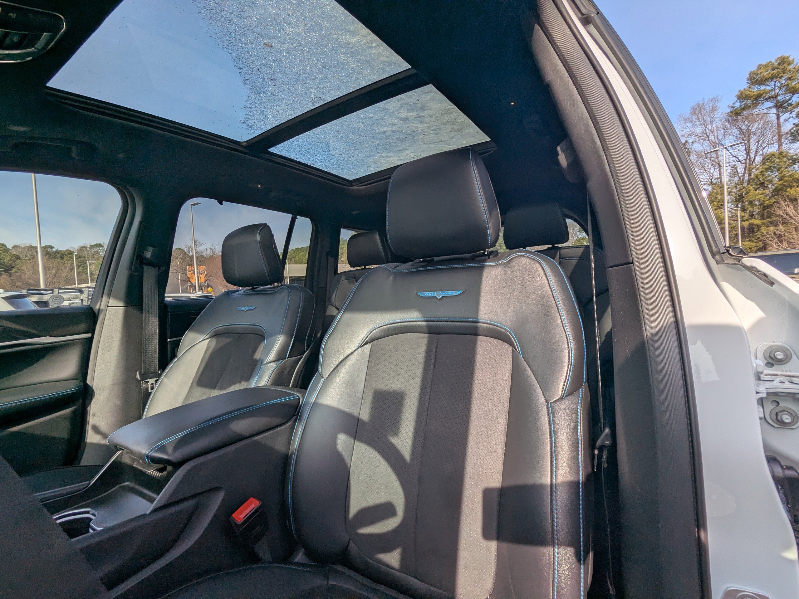 Used 2024 Jeep Grand Cherokee Trailhawk w/ Advanced Protech Group II image 9