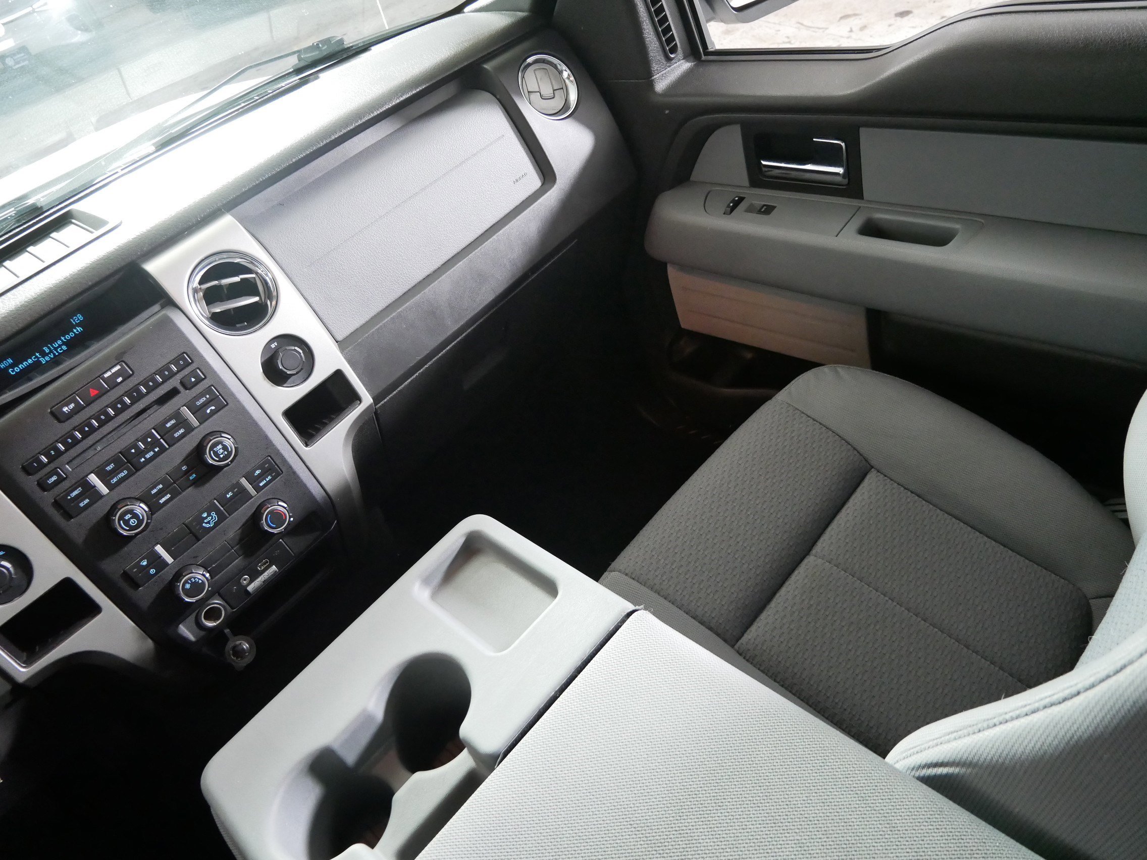 Used 2014 Ford F150 XLT image 11