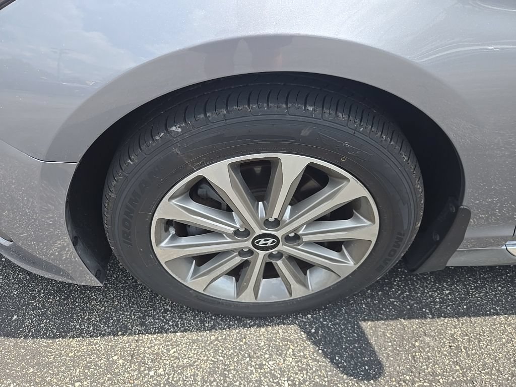 Used 2017 Hyundai Sonata Limited w/ Cargo Package FWD image 16